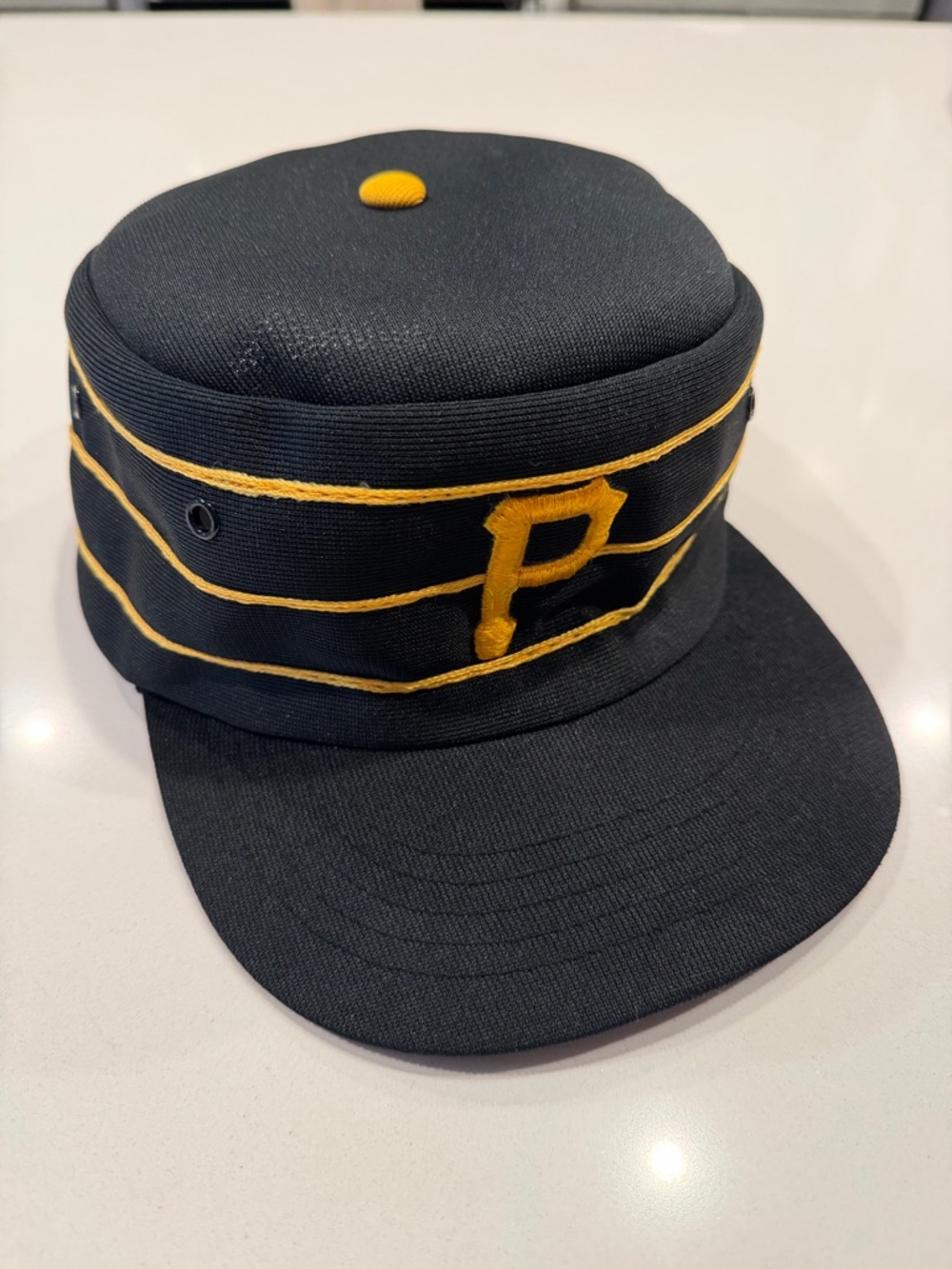 Vintage 90s Pittsburgh Pirates Snapback Hat